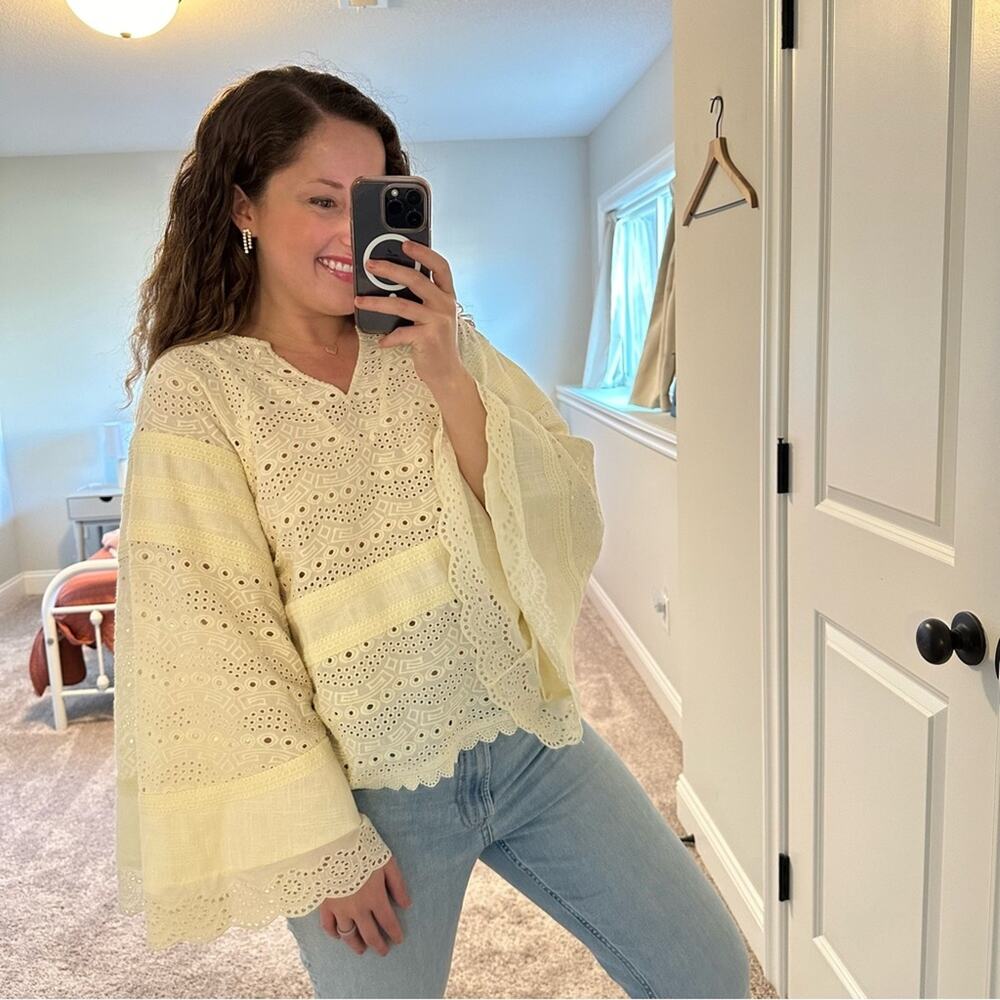 NWT Tuckernuck FLOE Cream Eyelet Cotton Flare Sleeve Pullover Top Small - Picture 2 of 15